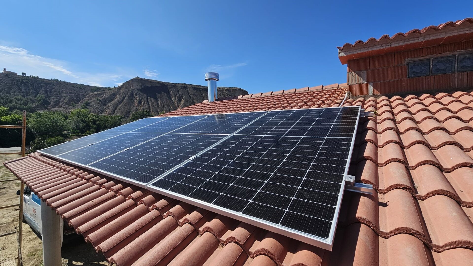 Instalación fotovoltaica aislada en Ballobar