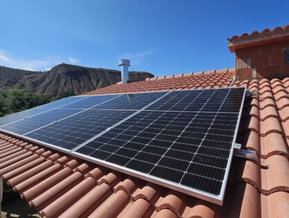 Instalación fotovoltaica aislada en Ballobar